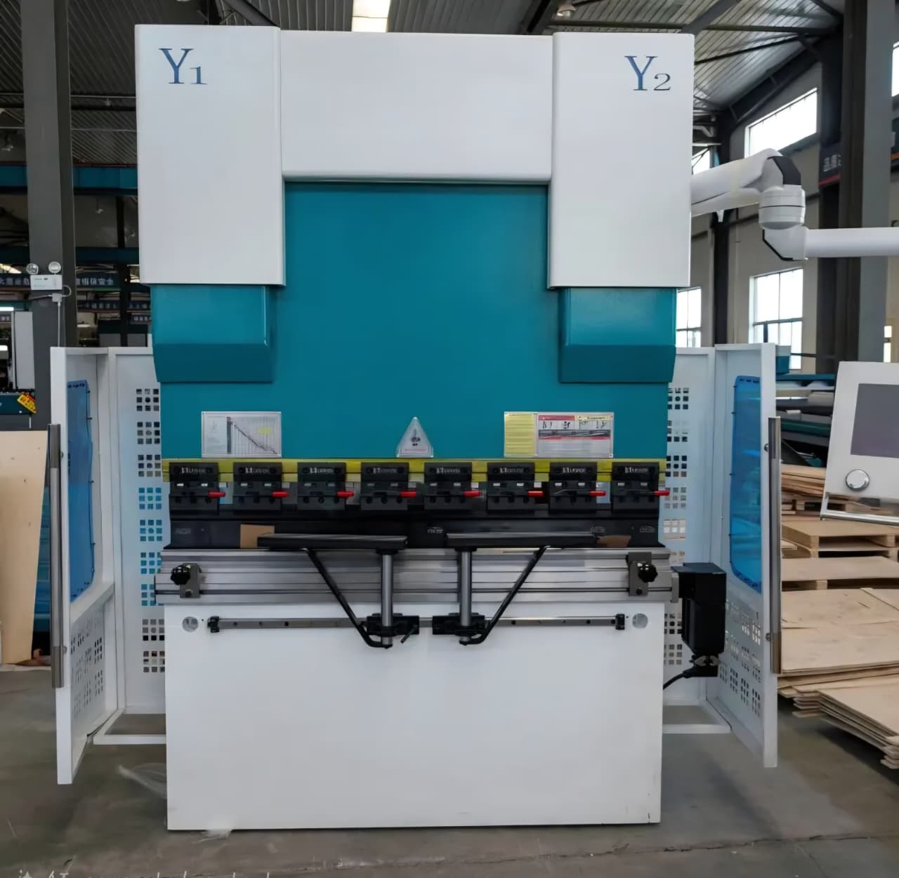 WE67K-100T2500 Electro-Hydraulic CNC Press Brake